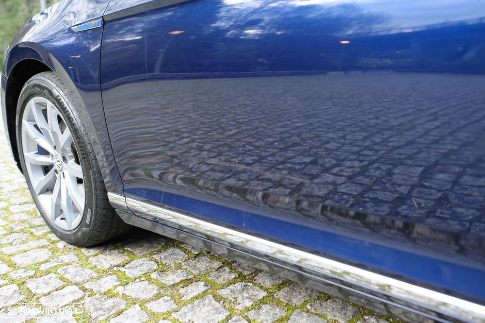 VW Passat Variant - 51