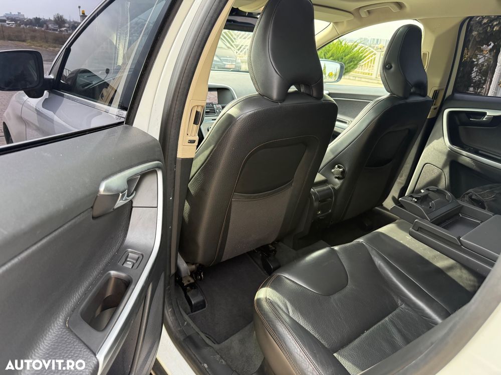 Volvo XC 60 D4AWD Kinetic - 11