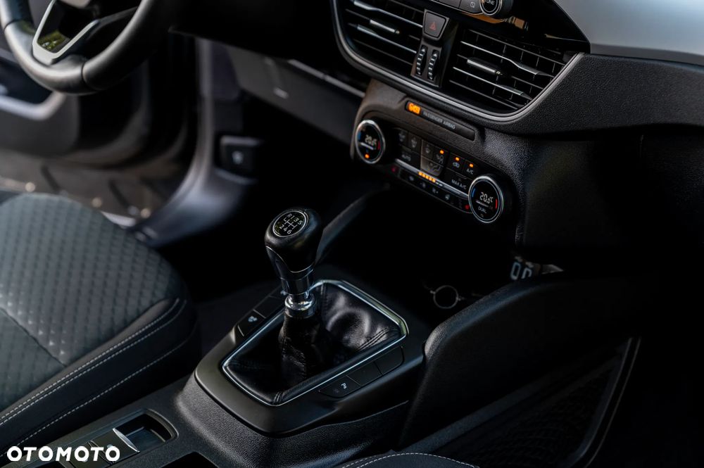 Ford Kuga - 25
