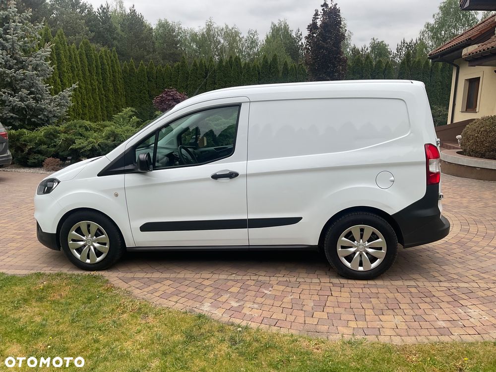 Ford Transit Courier - 8
