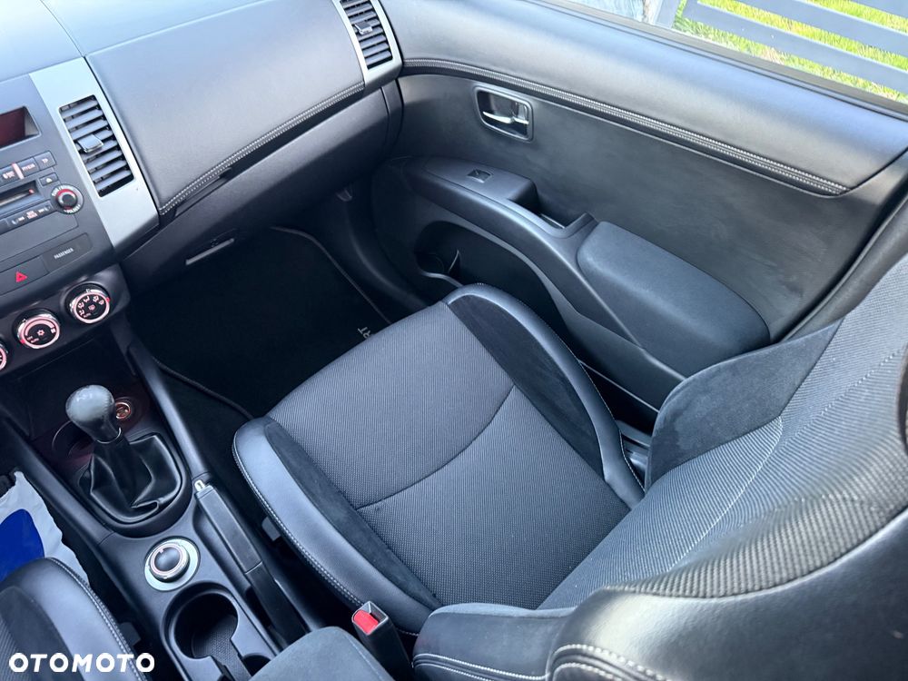Citroën C-Crosser 2.4i Exclusive - 17