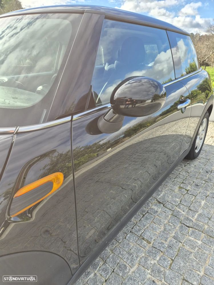 MINI 3 Portas One D - 11