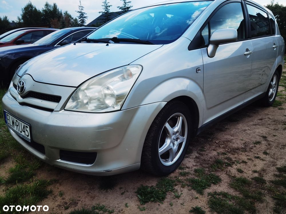 Toyota Corolla Verso - 3
