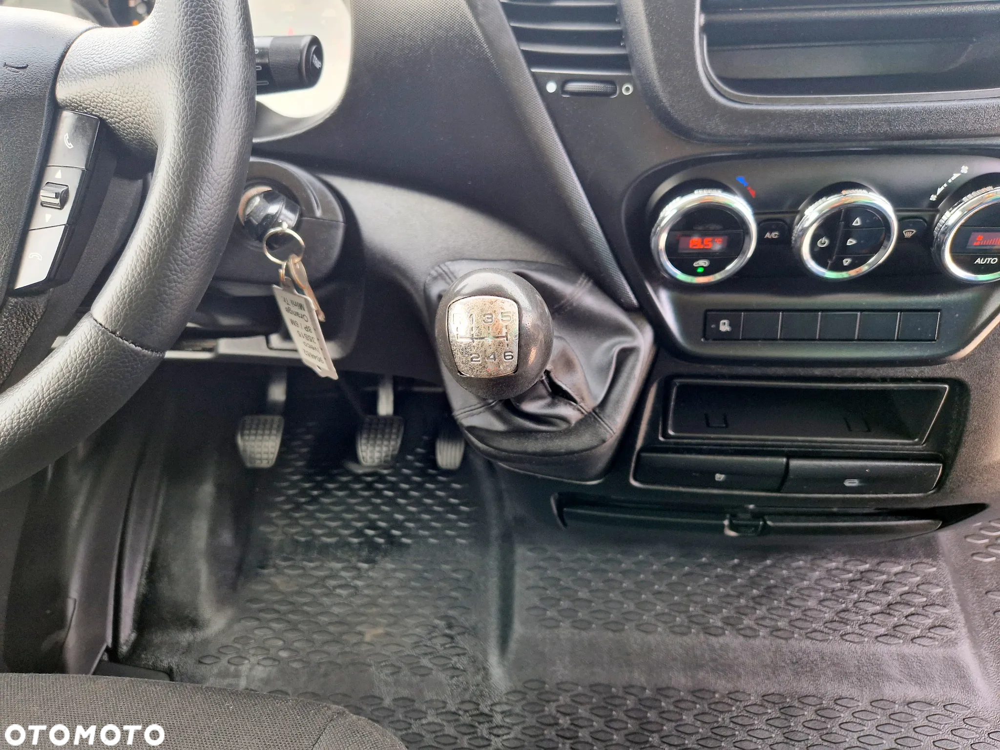 Iveco IVECO 35S15 2.3 HPI 150 KONNY KONTENER 4.3 M WINDA KLIMA WEBASTO GWARANCJA - 18