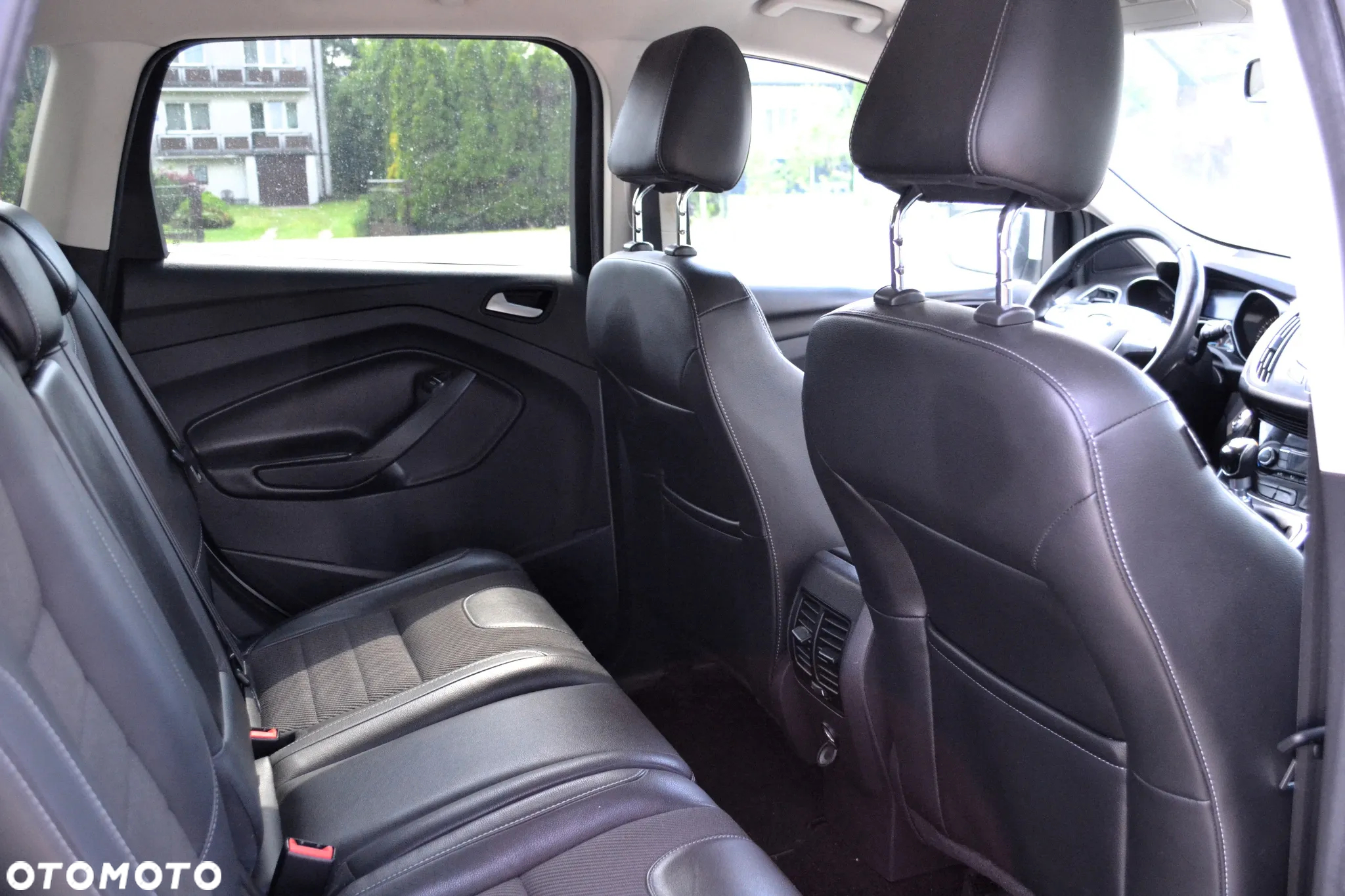 Ford Kuga 2.0 TDCi 2x4 Titanium - 10