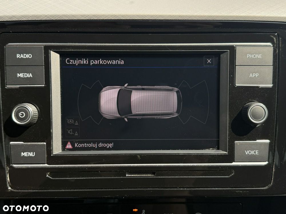 Volkswagen Passat - 25