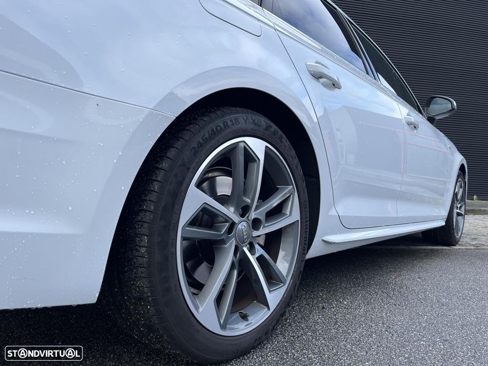 Audi A4 Avant 2.0 TDI S-line - 24