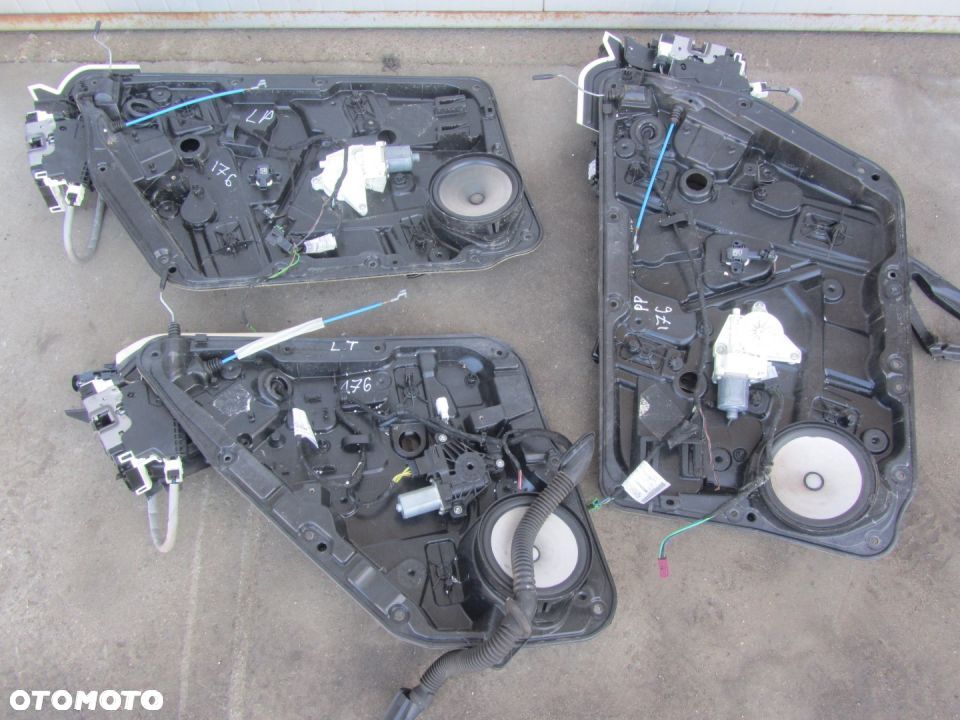 MERCEDES A 176 stelaż drzwi mechanizm szyby - 1