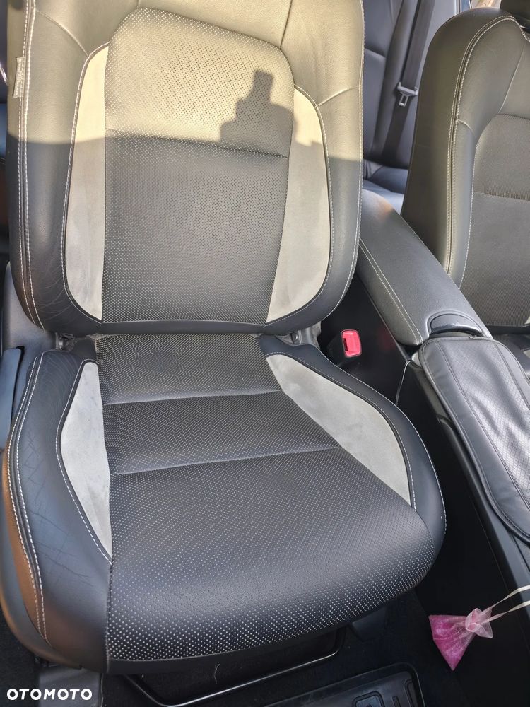 Toyota Avensis 1.8 Premium MS - 27