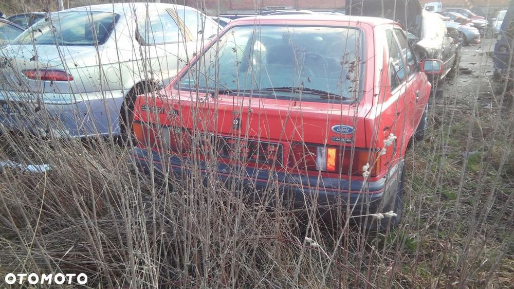 Klapa  FORD ESCORT 1.6B 88r. zderzak,drzwi,lampy... - 3
