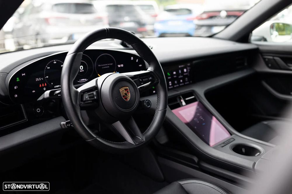 Porsche Taycan Sport Turismo - 19
