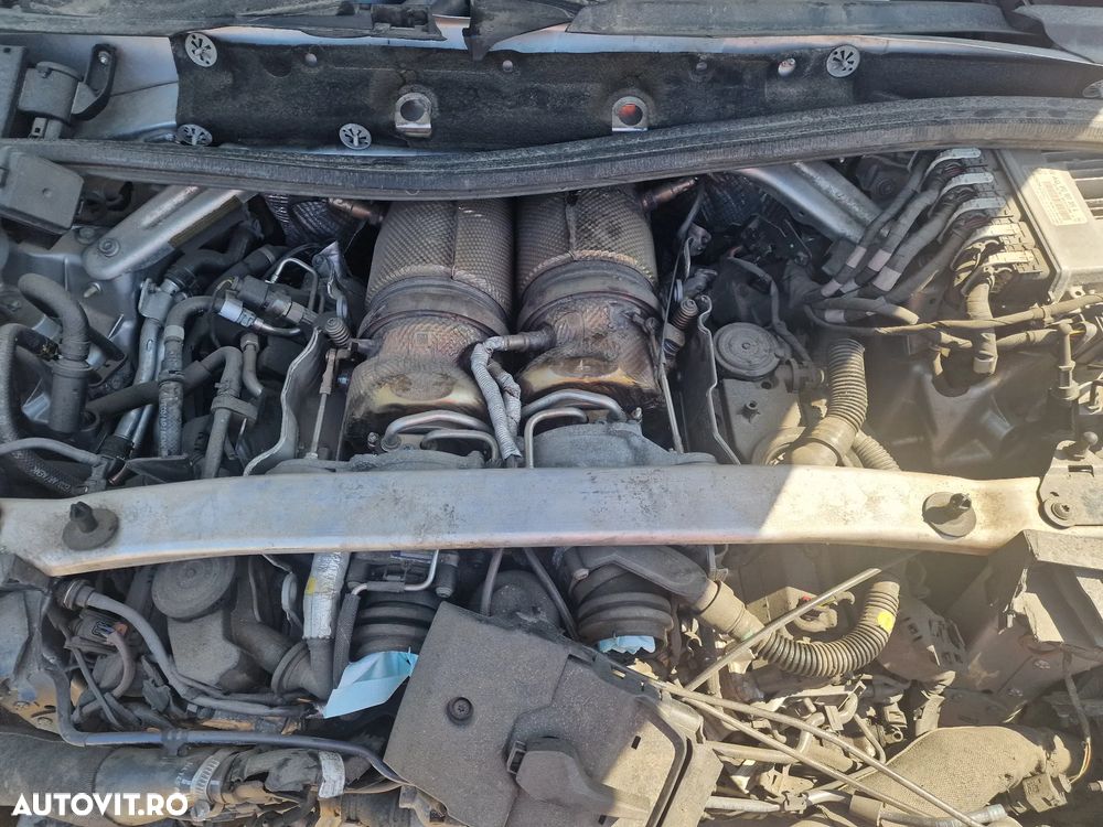 Bentley Bentayga V8 - 8