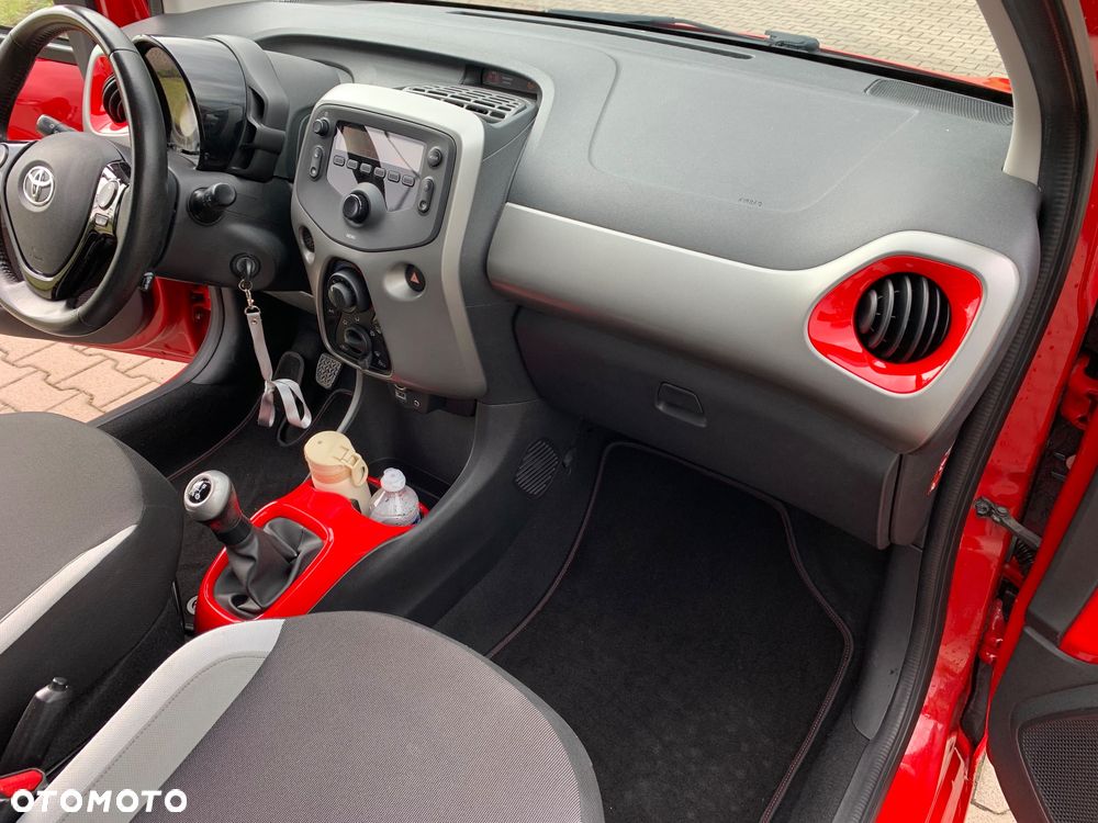Toyota Aygo x-play Eco - 19