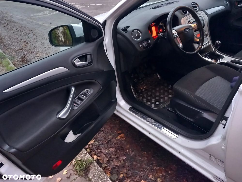 Ford Mondeo 2.0 TDCi Ambiente - 10
