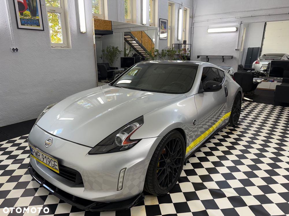 Nissan 370 Z - 2