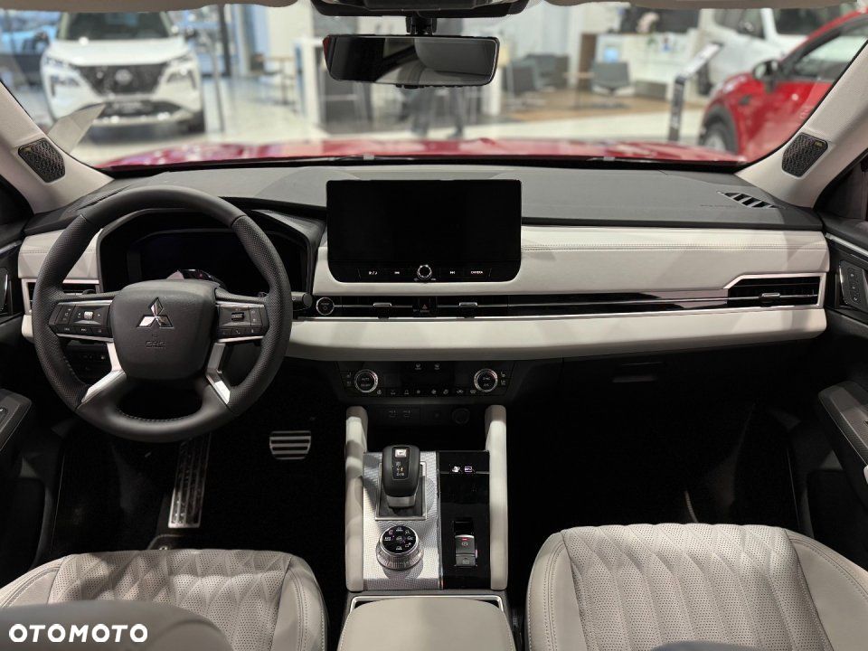 Mitsubishi Outlander - 9