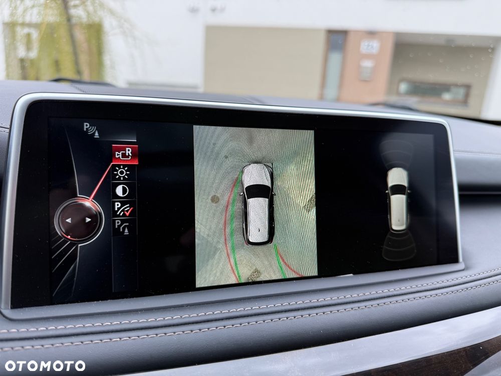 BMW X5 xDrive35i - 33