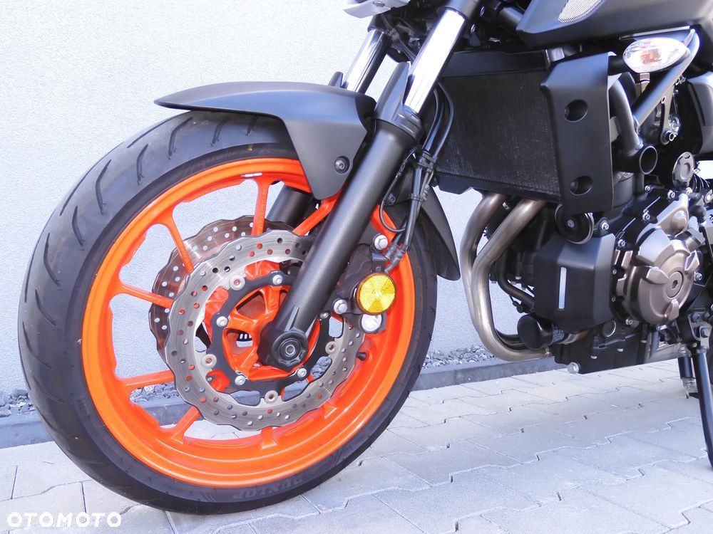 Yamaha MT - 24