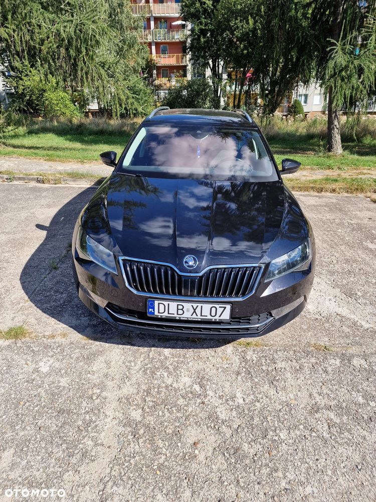 Skoda Superb 2.0 TDI DSG Ambition - 1