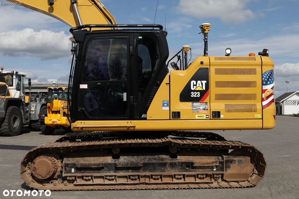Caterpillar 323 - 4