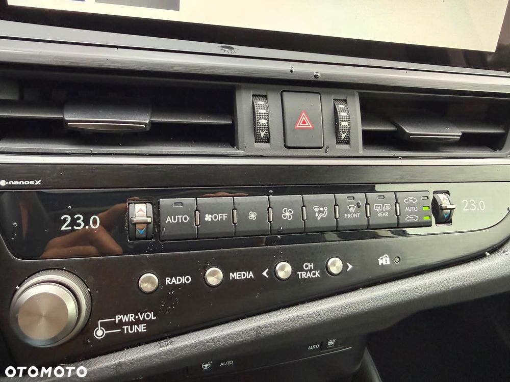 Lexus ES 300h Elegance - 20
