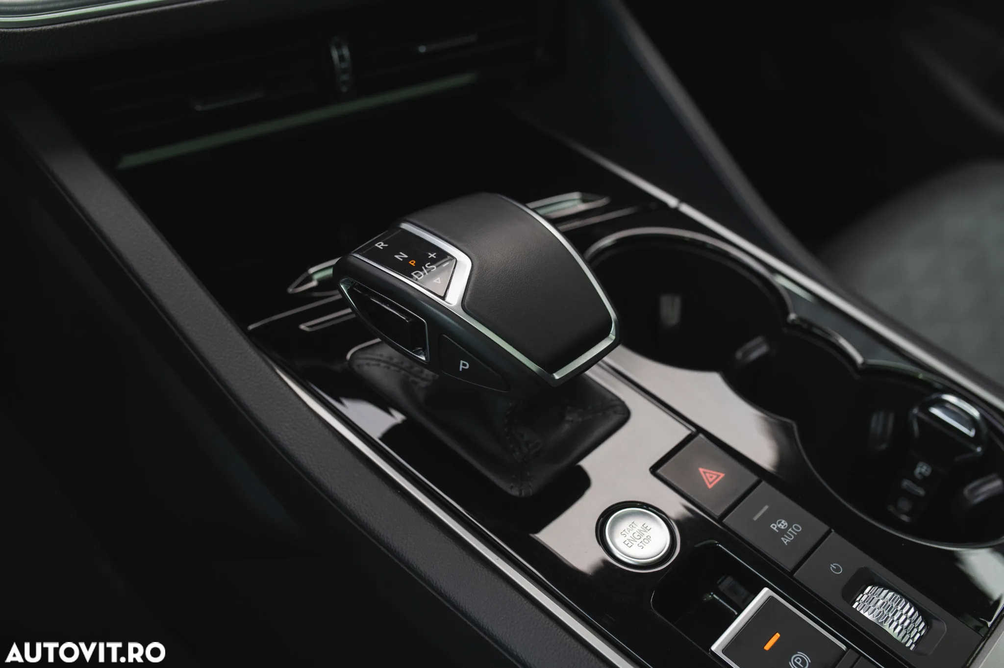 Volkswagen Touareg V6 TDI 4MOTION Elegance - 20
