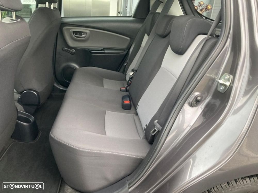 Toyota Yaris 1.0 VVT-i Exclusive - 27