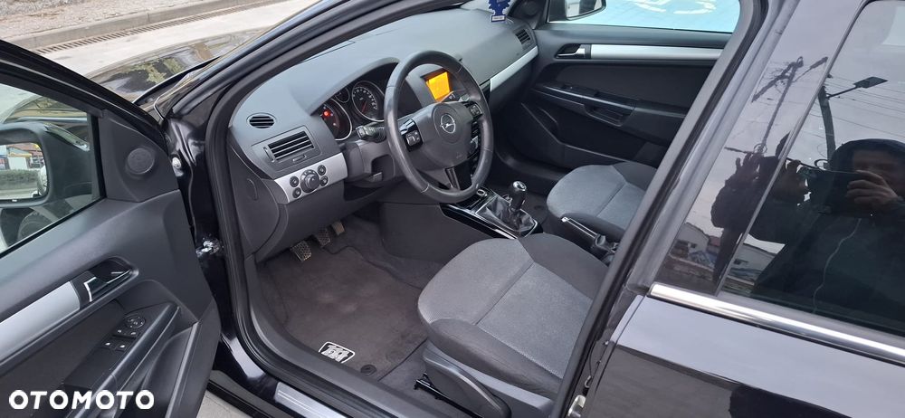 Opel Astra 1.9 CDTI Sport - 11