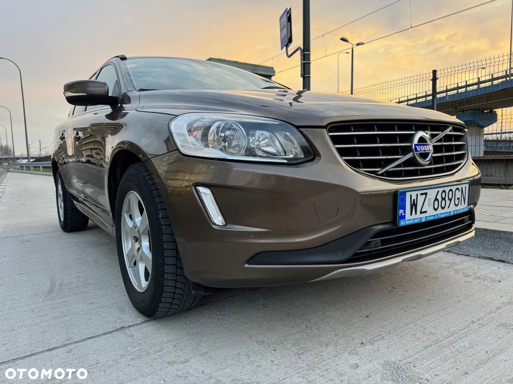 Volvo XC 60 D5 AWD Momentum - 2