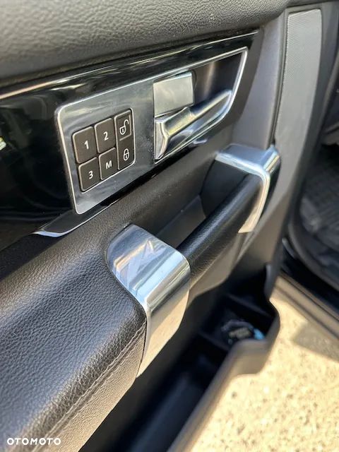 Land Rover Discovery - 26