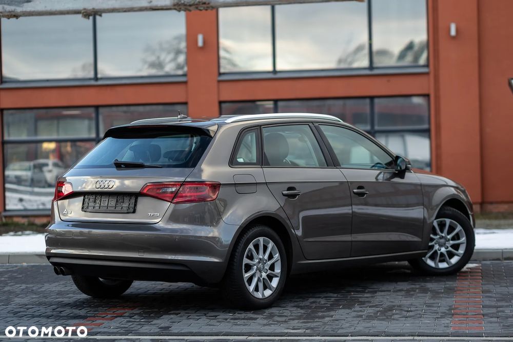 Audi A3 Sportback - 16
