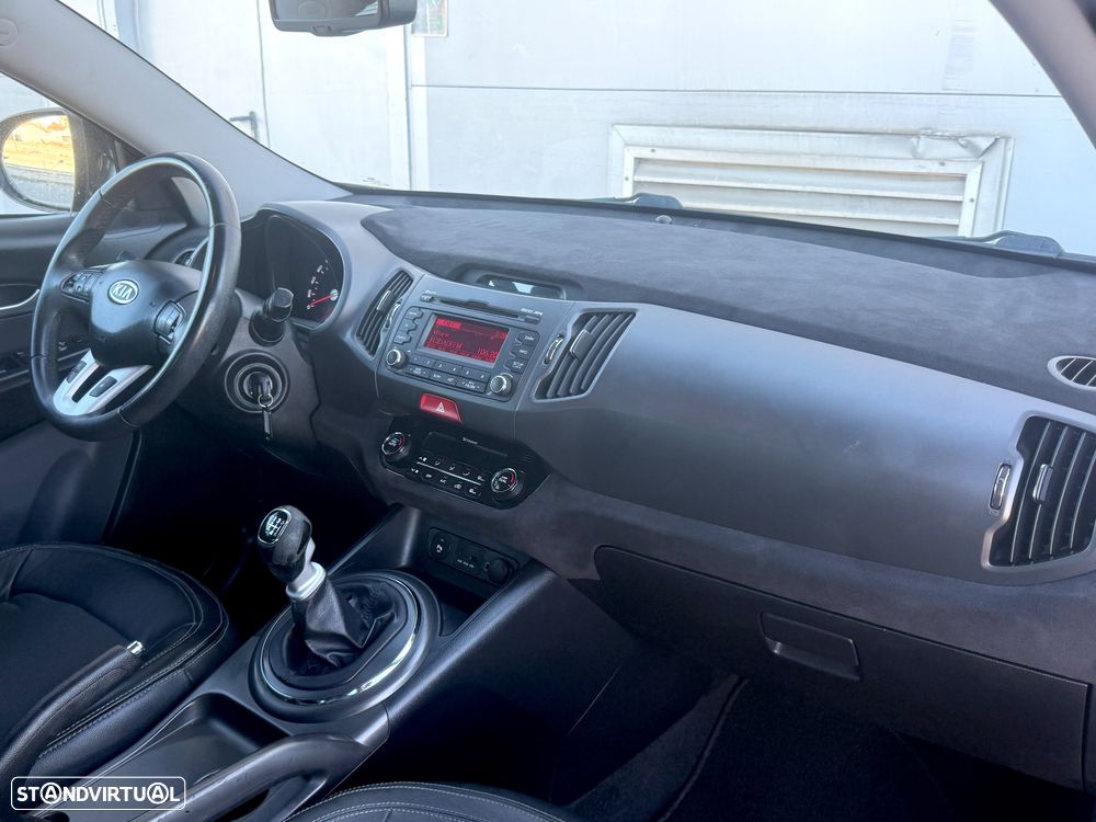 Kia Sportage 1.7 CRDi ISG LX - 23