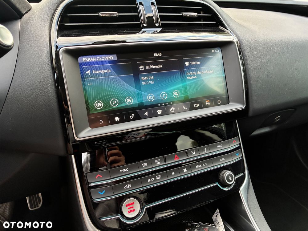 Jaguar XE 20d AWD Portfolio - 20