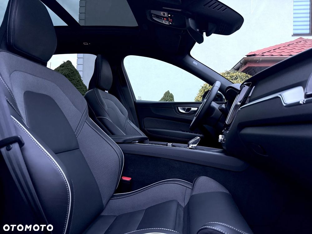 Volvo XC 60 B5 B AWD Geartronic RDesign - 13