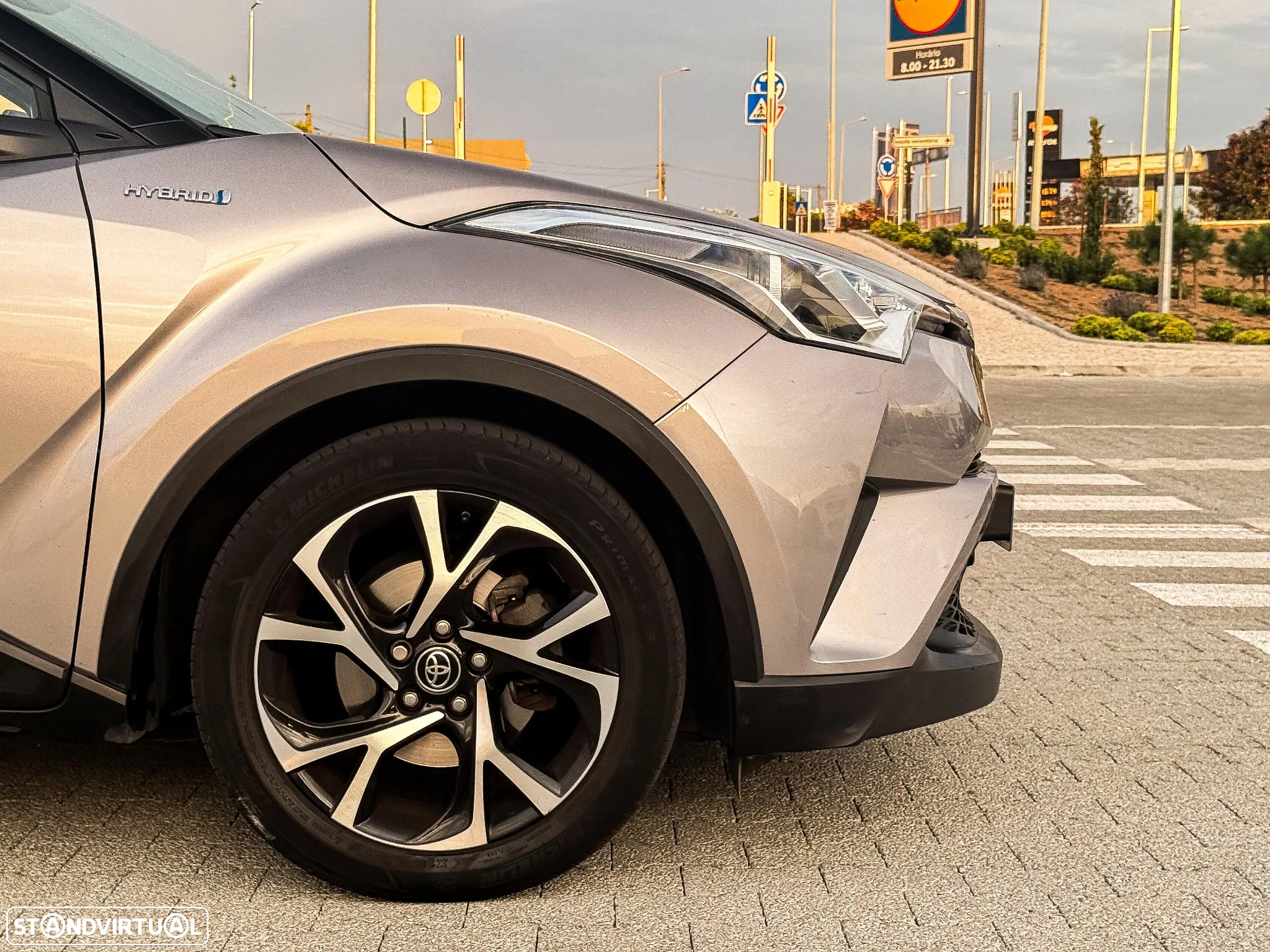 Toyota C-HR 1.8 Hybrid Exclusive - 4
