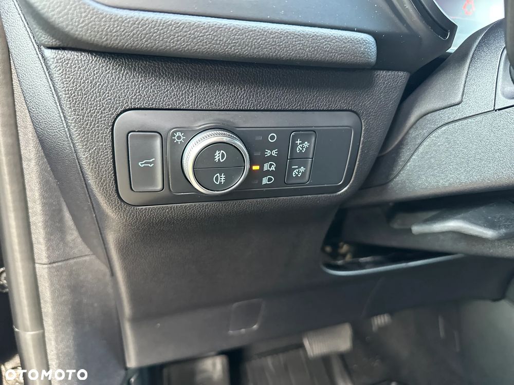 Ford Kuga - 29