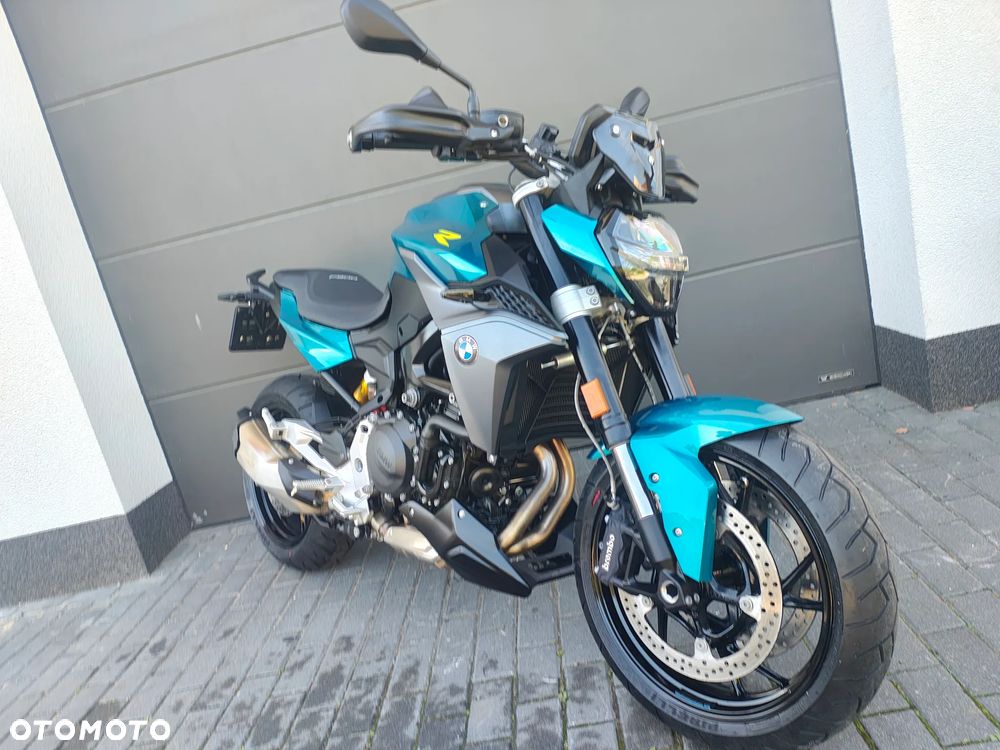 BMW F - 21
