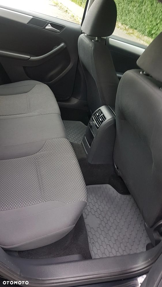 Volkswagen Jetta - 14