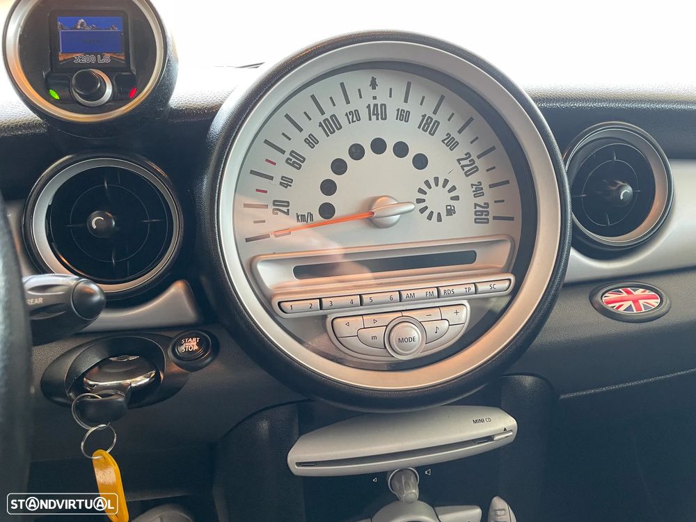 MINI Clubman Cooper D - 17