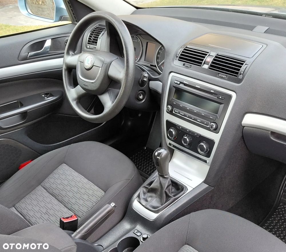 Skoda Octavia 1.6 Team Edition - 16