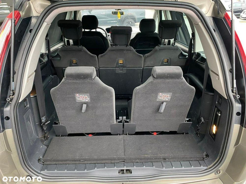 Citroën C4 Grand Picasso 1.8 16V Confort - 6