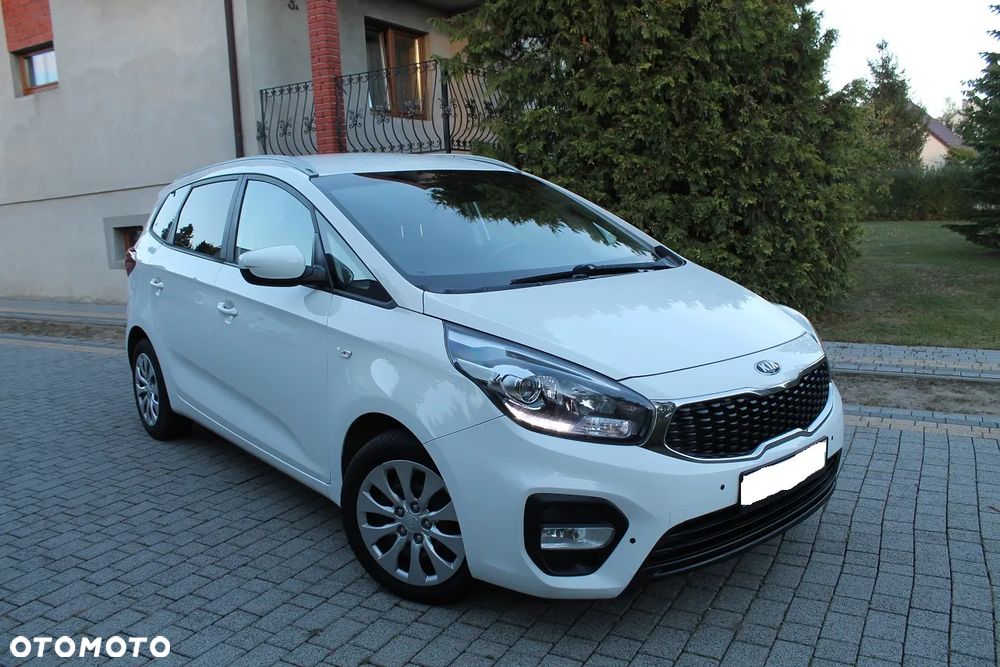 Kia Carens 2018 photo 2