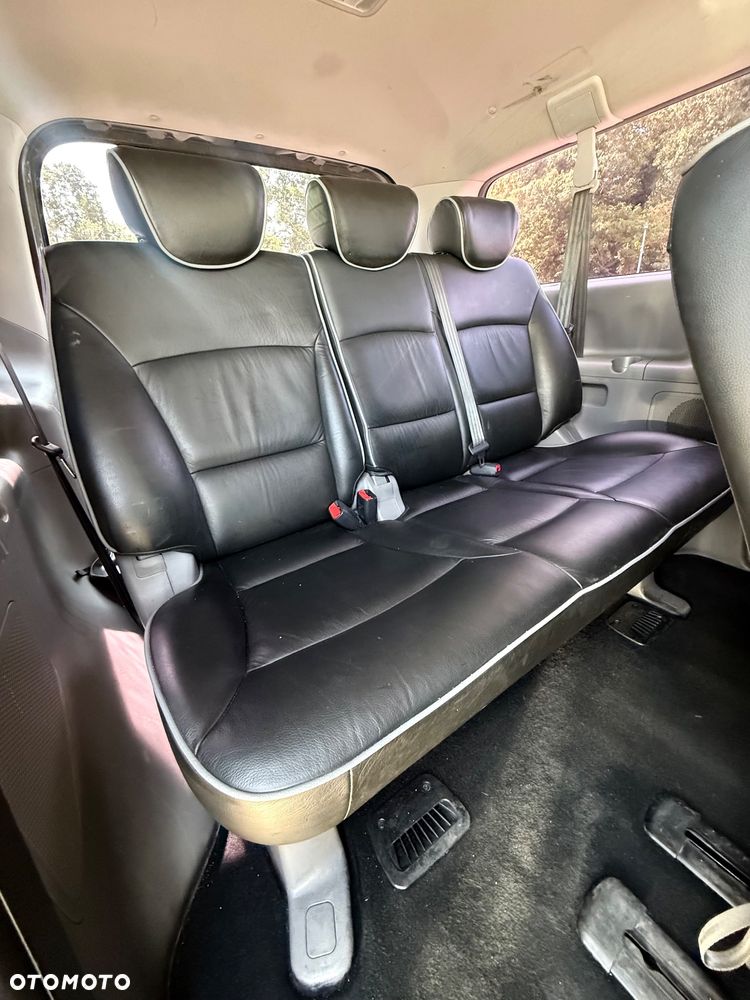 Hyundai H-1 Starex - 9
