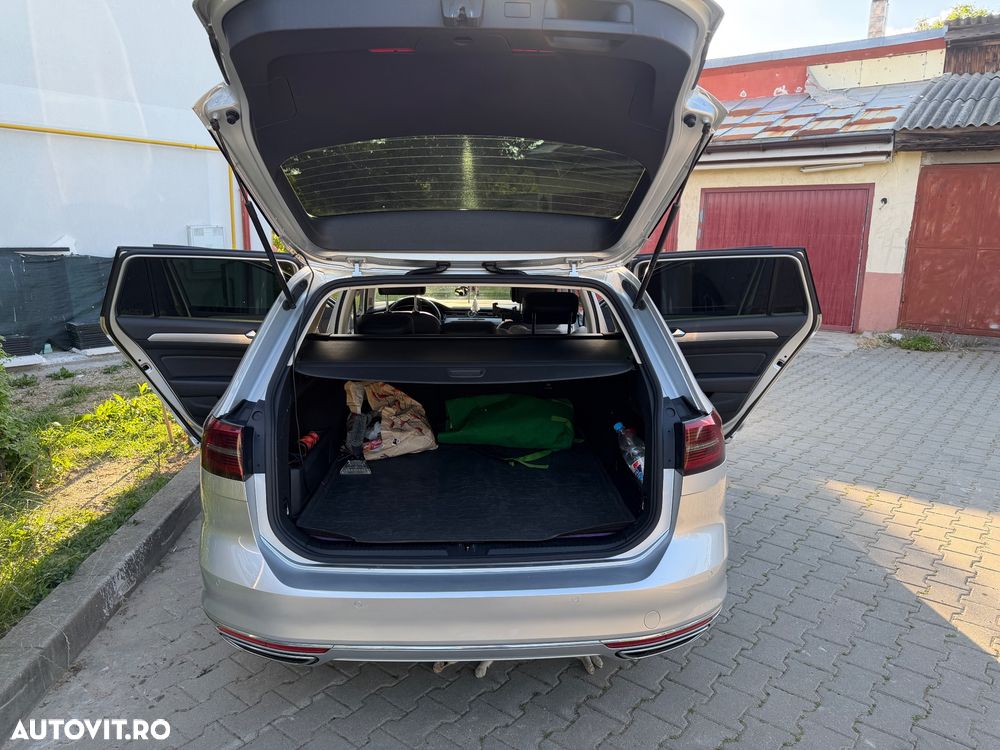 Volkswagen Passat 2.0 TDI SCR 4Motion DSG BlueM Tech Comfortline - 11