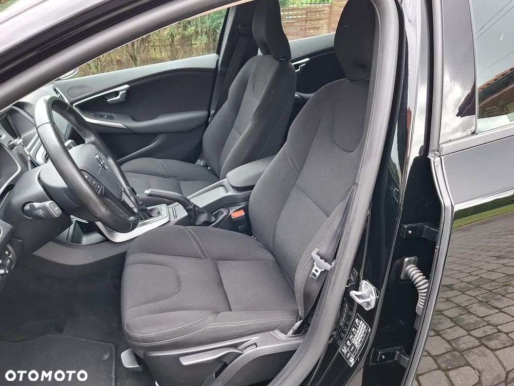 Volvo V40 Cross Country - 8