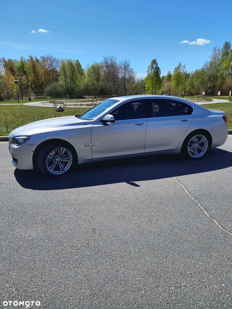 BMW Seria 7 750i xDrive - 5
