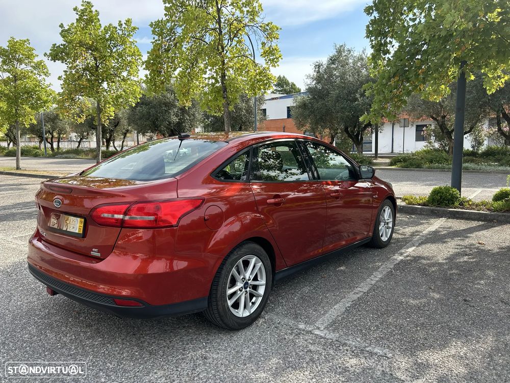 Ford Focus 1.0 EcoBoost S&S Aut. Business Edition - 4