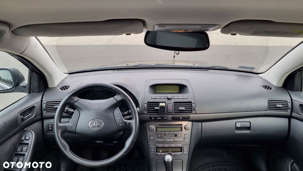 Toyota Avensis - 5