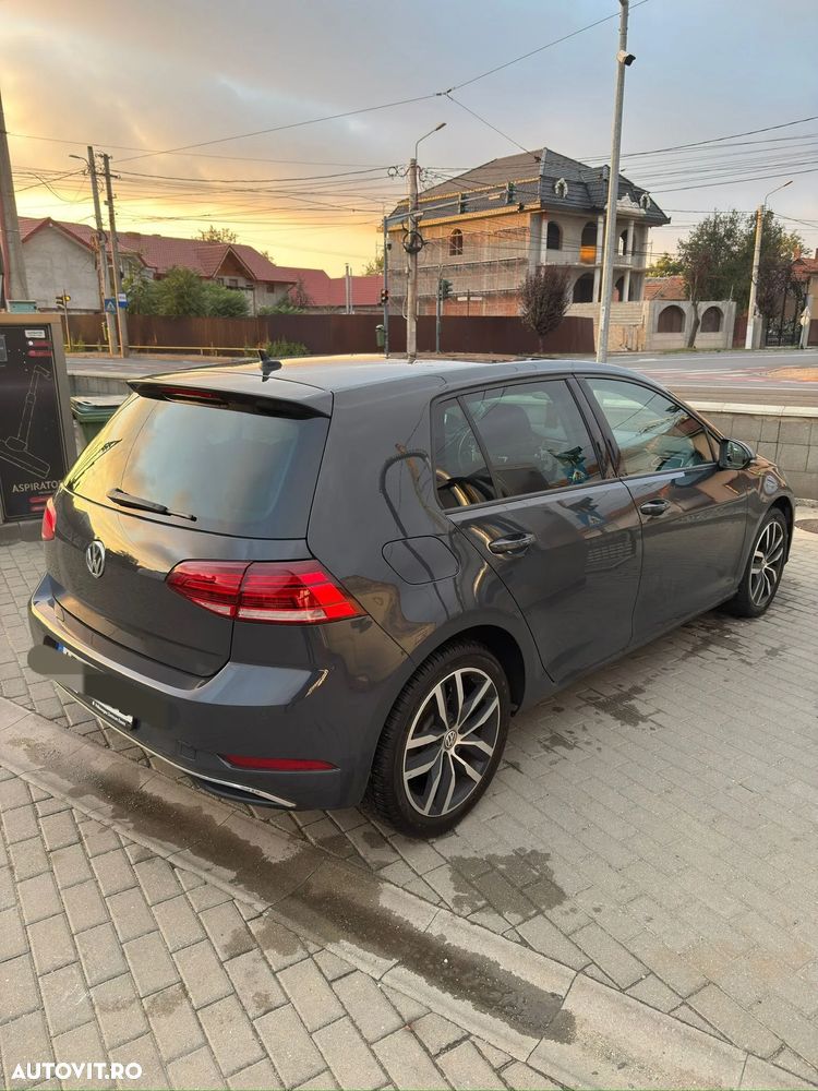 Volkswagen Golf - 2