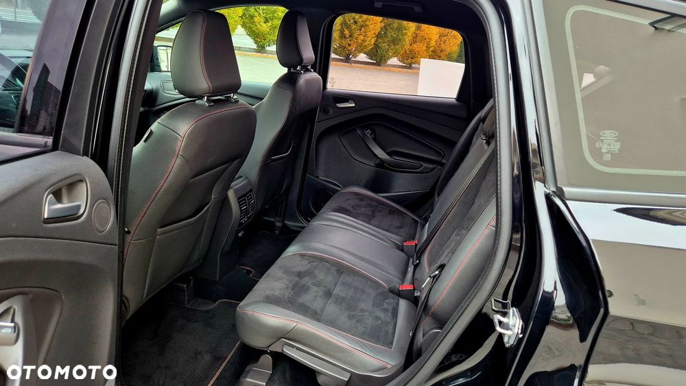 Ford Kuga 1.5 EcoBoost 2x4 ST-Line - 17